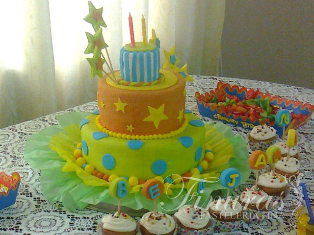 Tortas Cusco Torta de Estrellas y Cupcakes para Cumpleaños